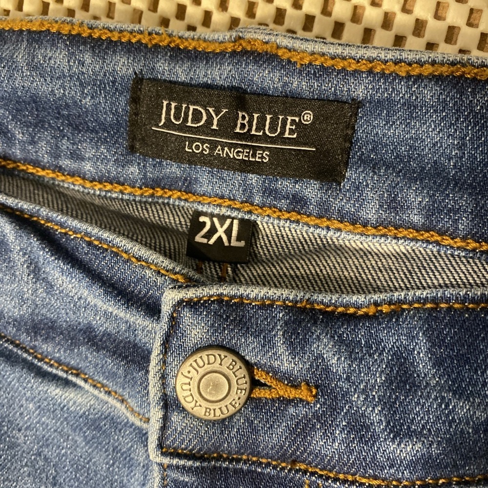 Judy Blue Bermuda Shorts Raw Hem 2xl Mid Rise Stretch 15280 Blue Jean Shorts - Picture 2 of 5